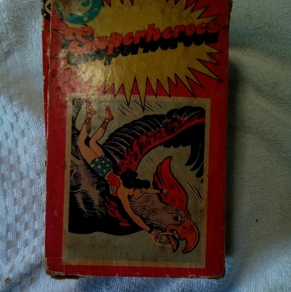 DC SUPERHERO 6 BOOK SET & SPORT CARD SET - Picture 3 of 14